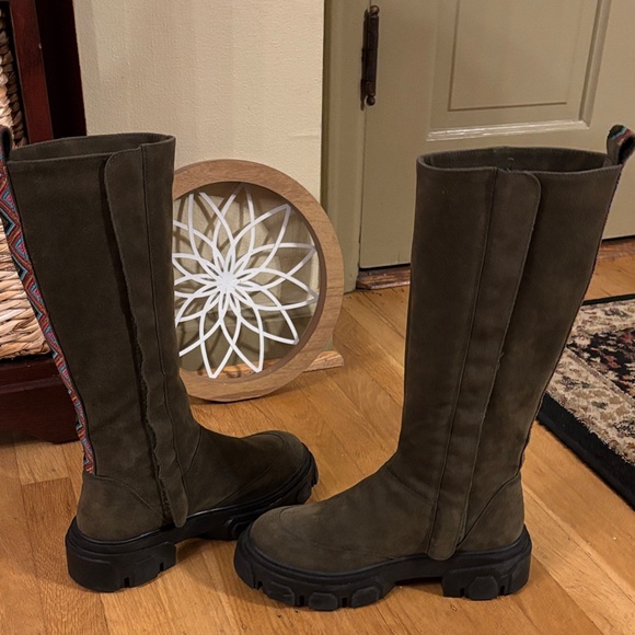 FARM Rio Army Olive Green Knee-High Boots w/Vibrant embroidered Pattern - Picture 12 of 14